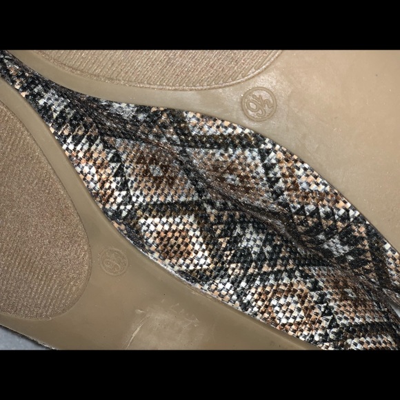 Jones Studio printed flats - Picture 6 of 6